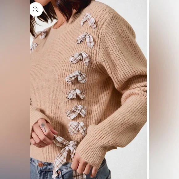 So Me Cropped Bow Cardigan Sweater Beige Plaid Bow Detail Women’s Medium - Picture 4 of 11